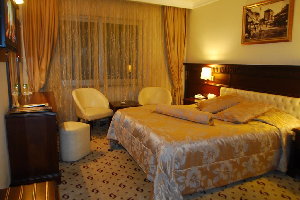 Adana Erten Hotel Exterior foto