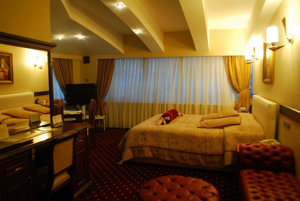 Adana Erten Hotel Exterior foto